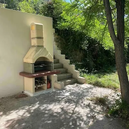 בית נופש Maison Les Acacias *
